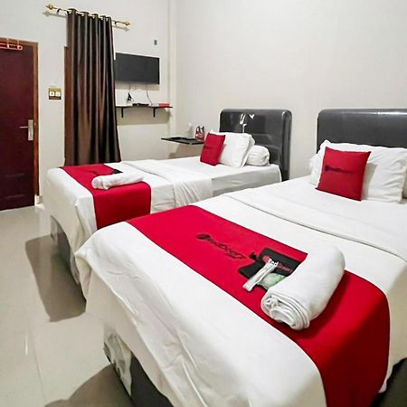 فندق Reddoorz Syariah Near Rsud Dr Hm Rabain Muaraenim المظهر الخارجي الصورة