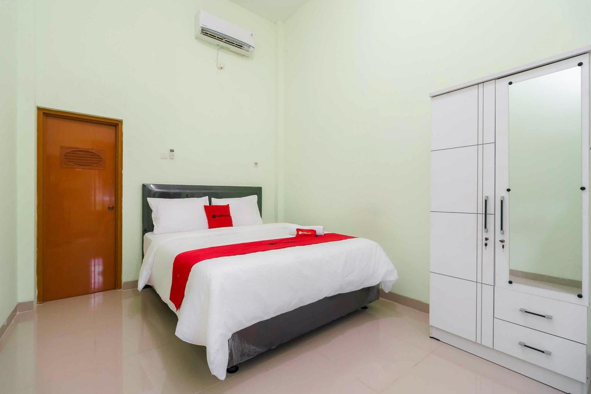فندق Reddoorz Syariah Near Rsud Dr Hm Rabain Muaraenim المظهر الخارجي الصورة