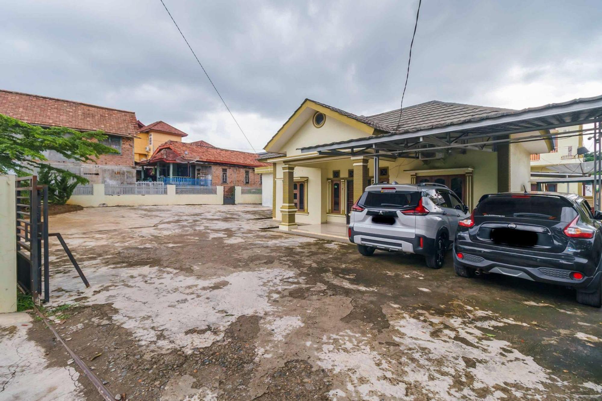 فندق Reddoorz Syariah Near Rsud Dr Hm Rabain Muaraenim المظهر الخارجي الصورة